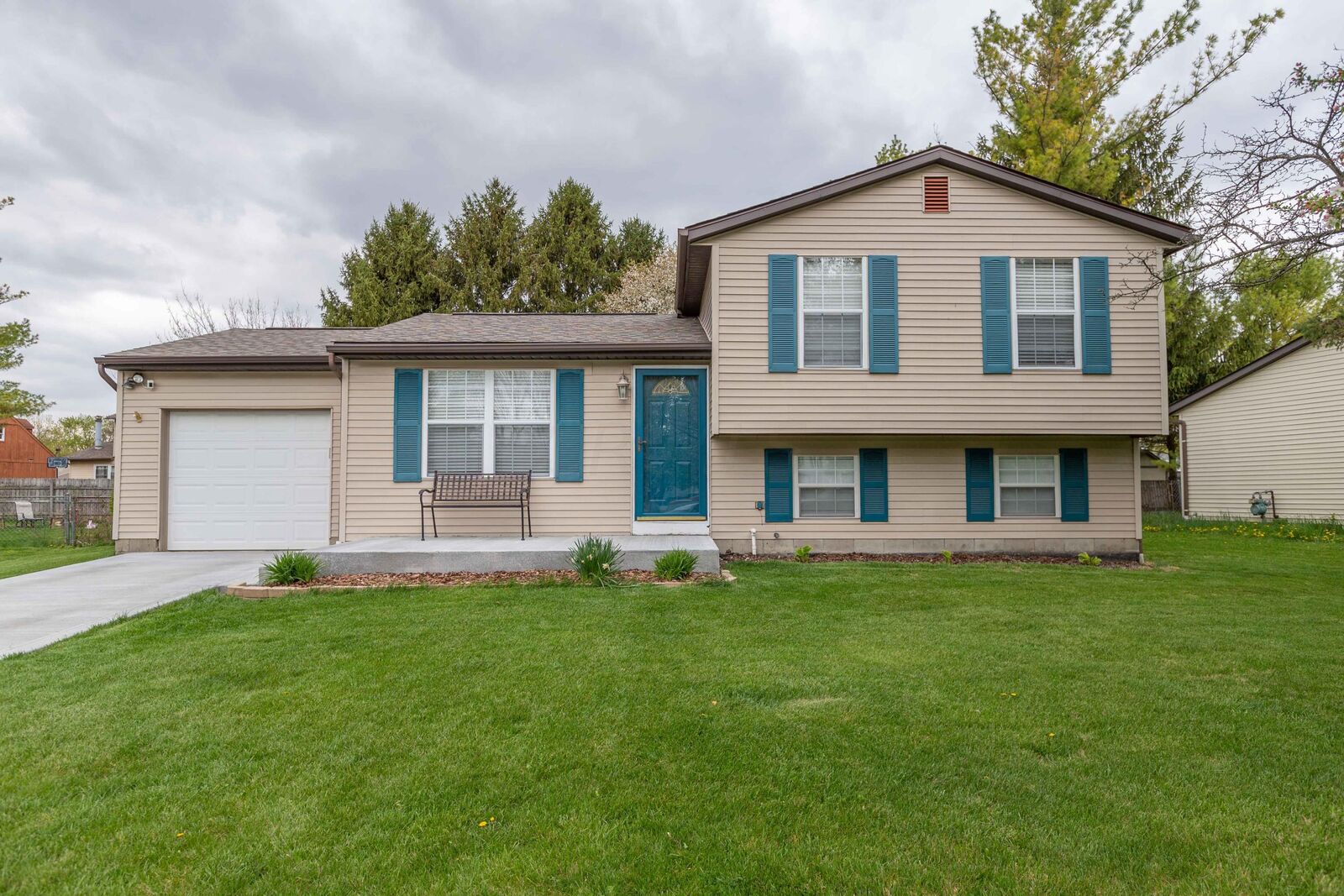 Property Photo:  1389 Falene Place  OH 43119 