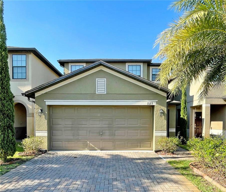 Property Photo:  1129 Ballard Green Place  FL 33511 