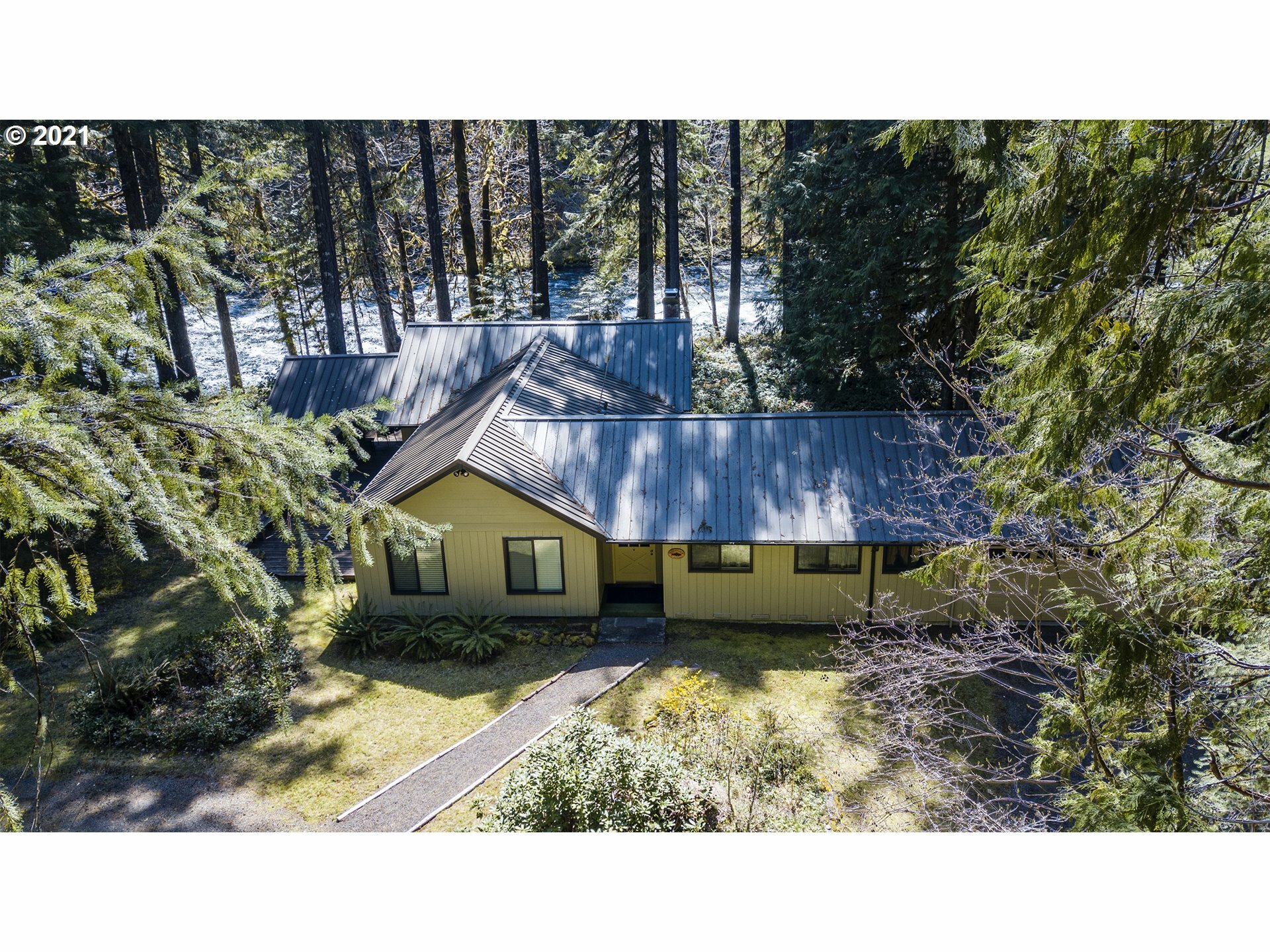 Property Photo:  55720 McKenzie River Dr  OR 97413 