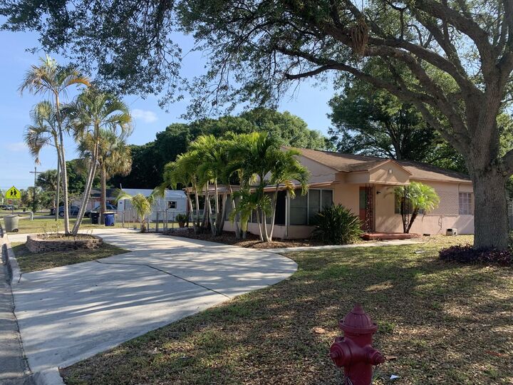 1012 Nebraska Avenue  Fort Pierce FL 34950 photo
