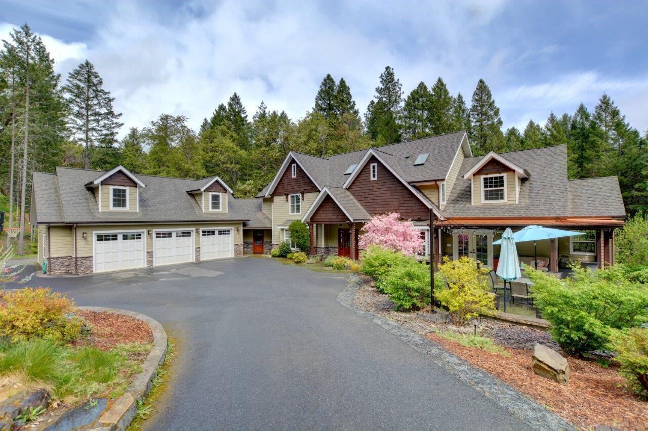 Property Photo: 446 Bonnie Lane OR 97527