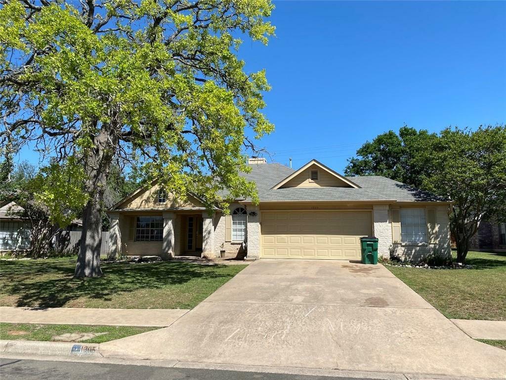 Property Photo:  1305 Yellow Rose Trail  TX 78613 