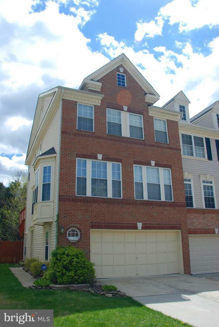 Property Photo: 1208 NE Cambria Terrace NE VA 20176