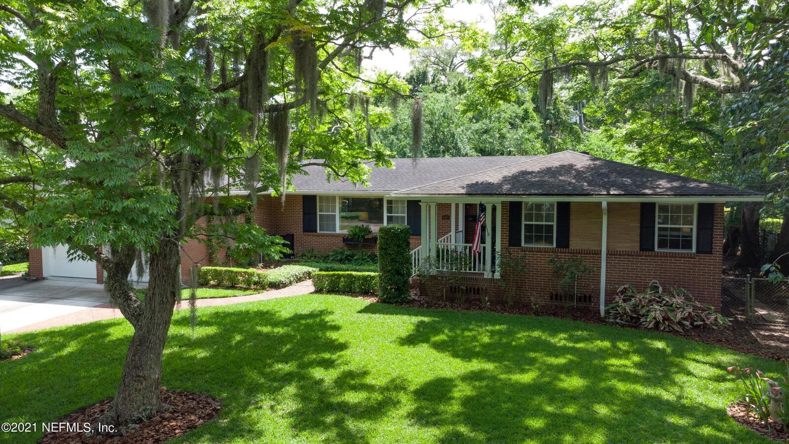 Property Photo: 4419 Gadsden Court FL 32207