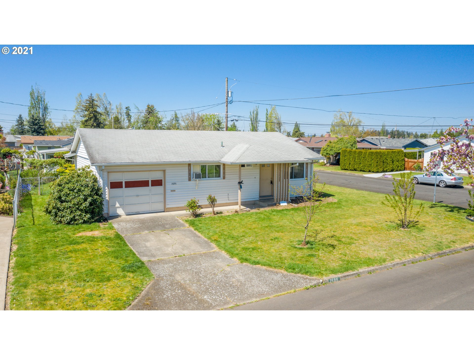 Property Photo:  1595 Sallal Rd  OR 97071 