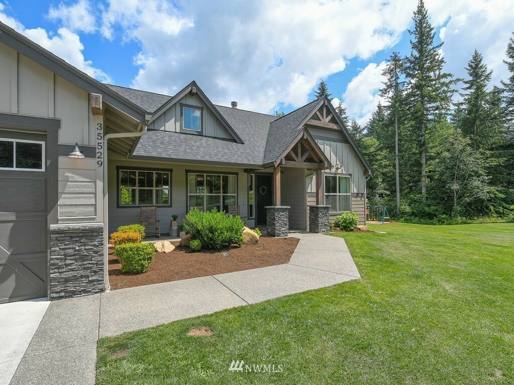 Property Photo:  35529 NE 229th Avenue  WA 98675 