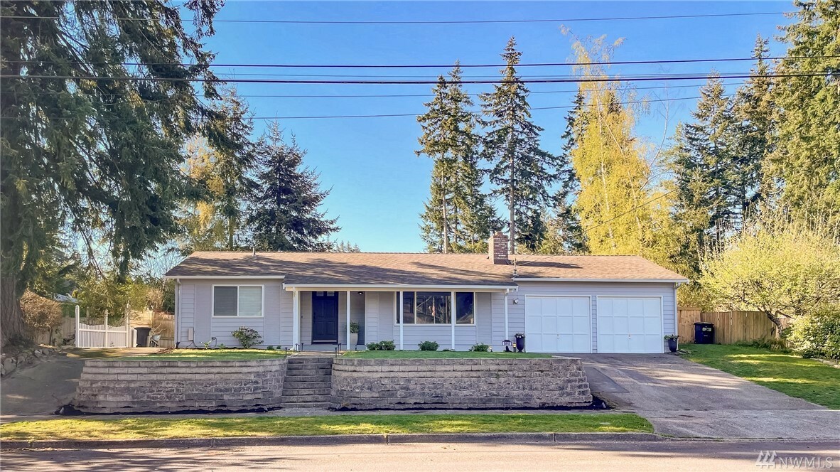 Property Photo: 5810 183rd St SW WA 98037