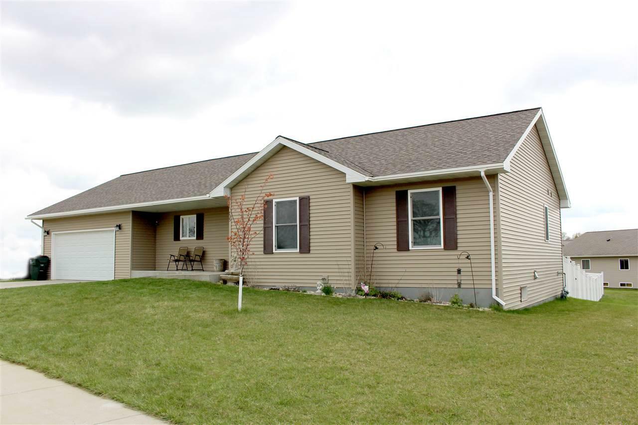 Property Photo:  735 Crestview Dr  WI 53959 