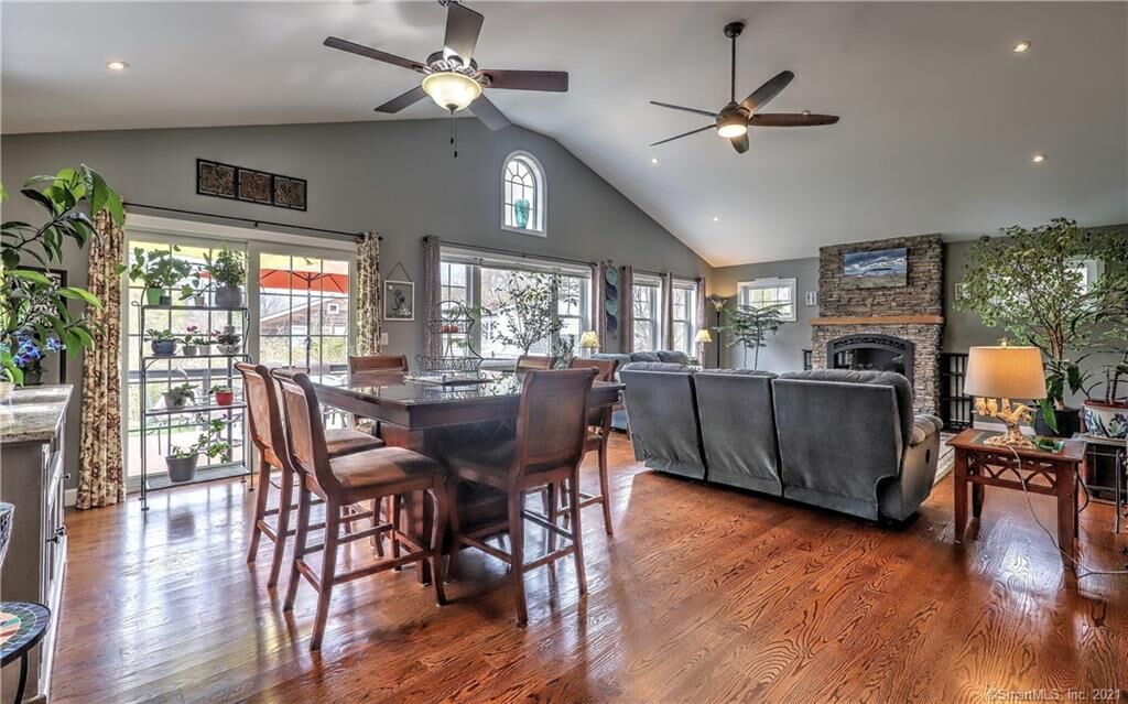 Property Photo: 25 Eastern Parkway CT 06460