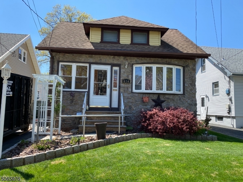Property Photo: 614 Elm St NJ 07204