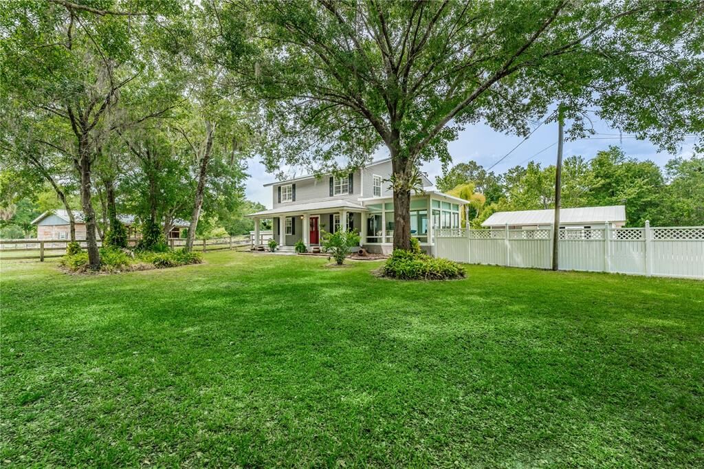 Property Photo: 3116 Stagecoach Trail FL 33598