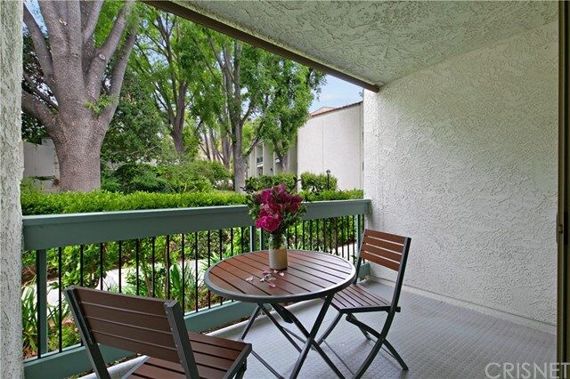 Property Photo:  23675 Park Capri 22  CA 91302 