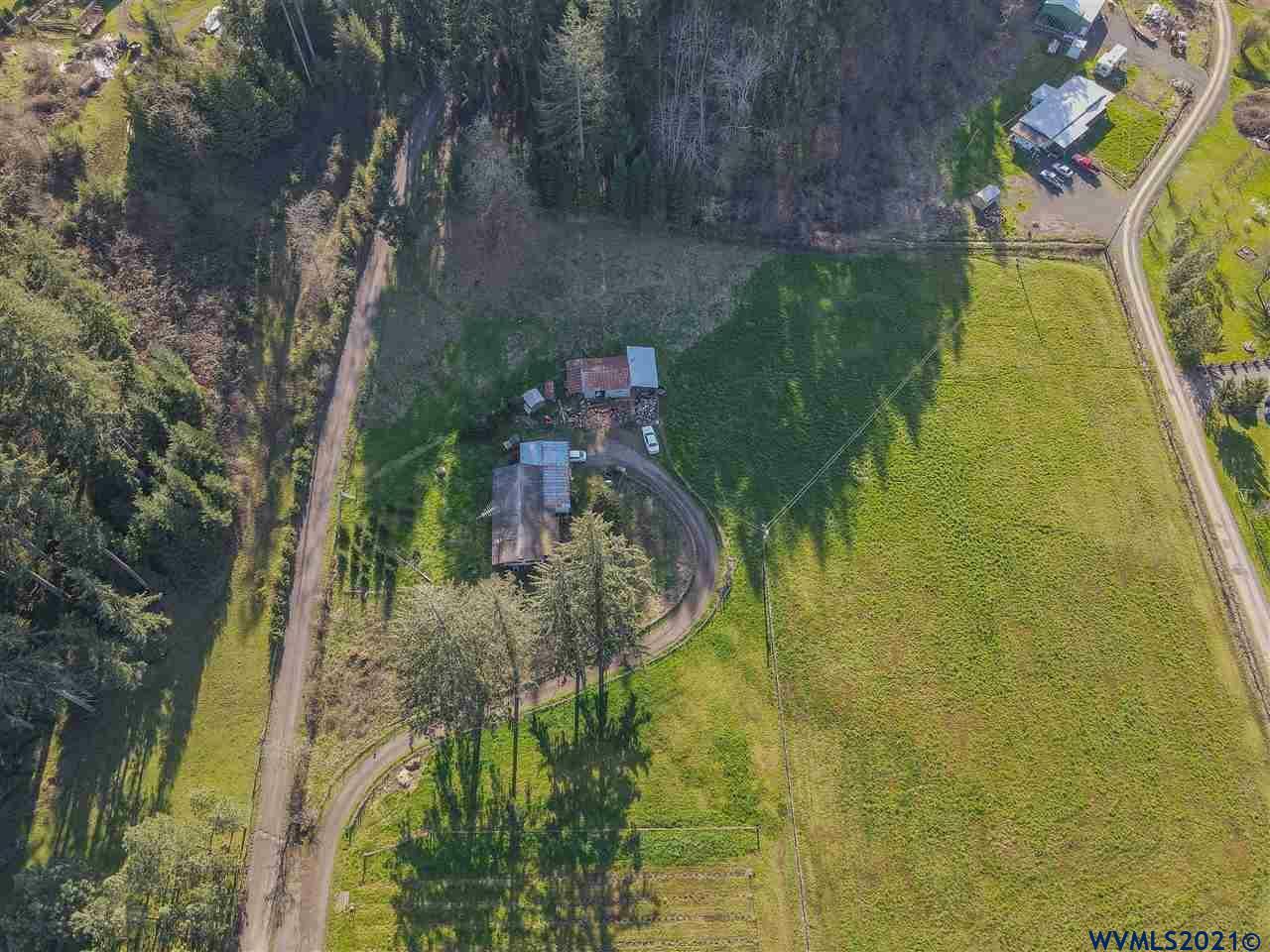 Property Photo: 29192 Santiam Hwy OR 97386