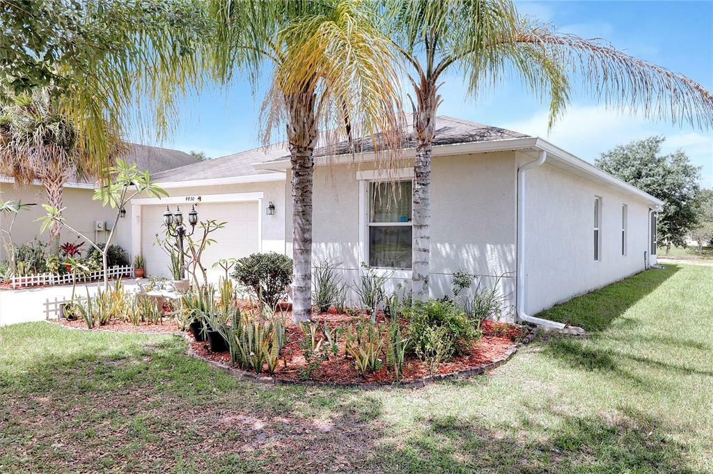 Property Photo:  4450 Fieldview Circle  FL 33545 