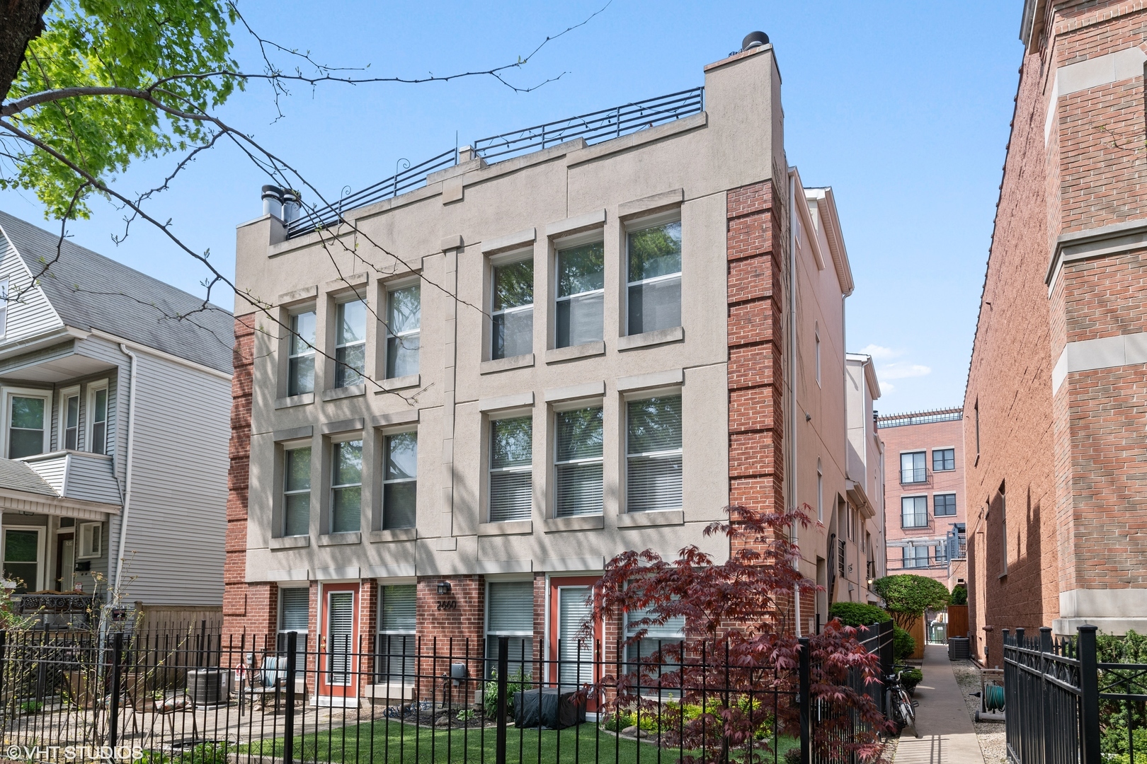 Property Photo:  2660 N Bosworth Avenue 2ne  IL 60614 