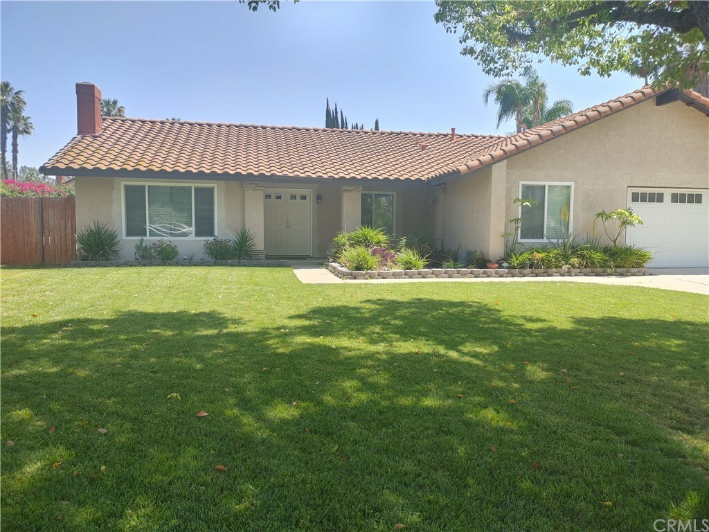 Property Photo: 5362 Lescoe Court CA 92506
