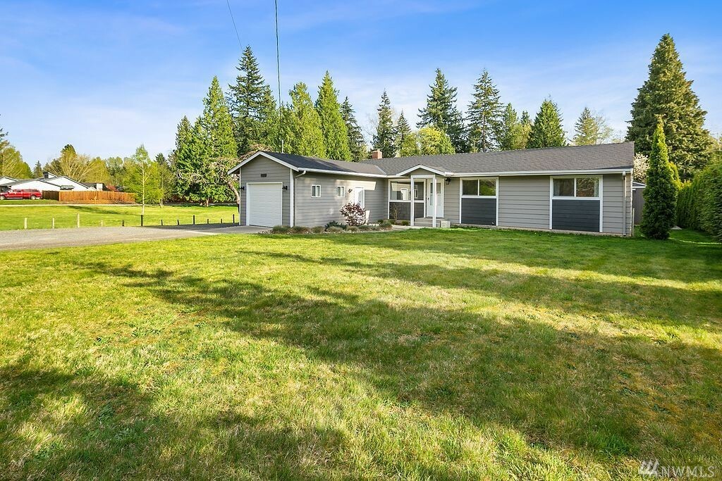 Property Photo:  10210 56th St SE  WA 98290 