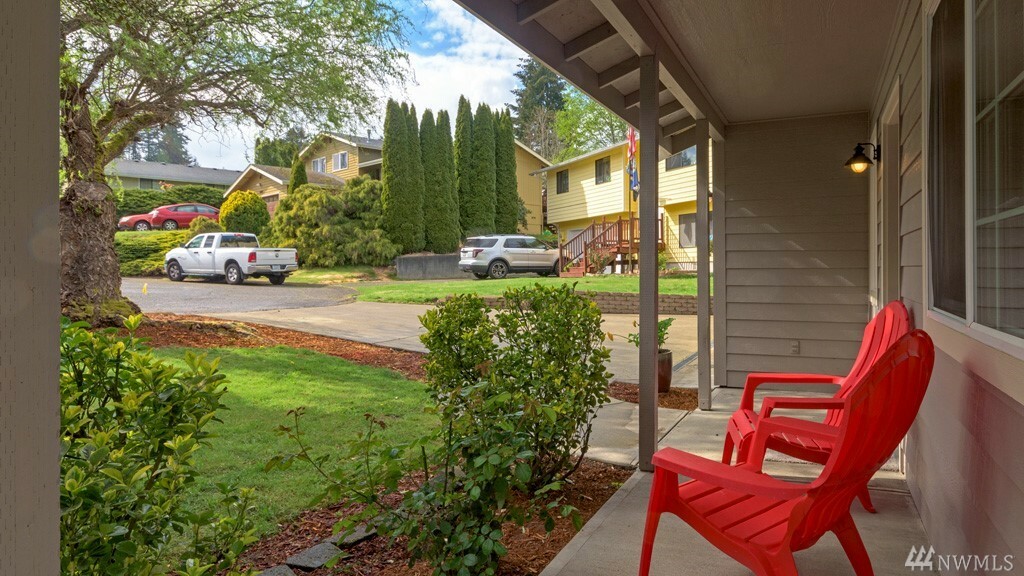 Property Photo:  4101 SE Earls Ct  WA 98366 