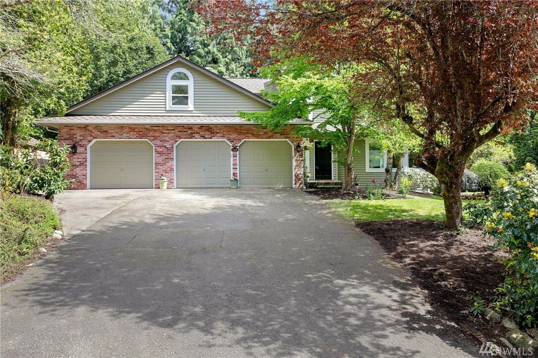 Property Photo: 2208 224th Place NE WA 98074