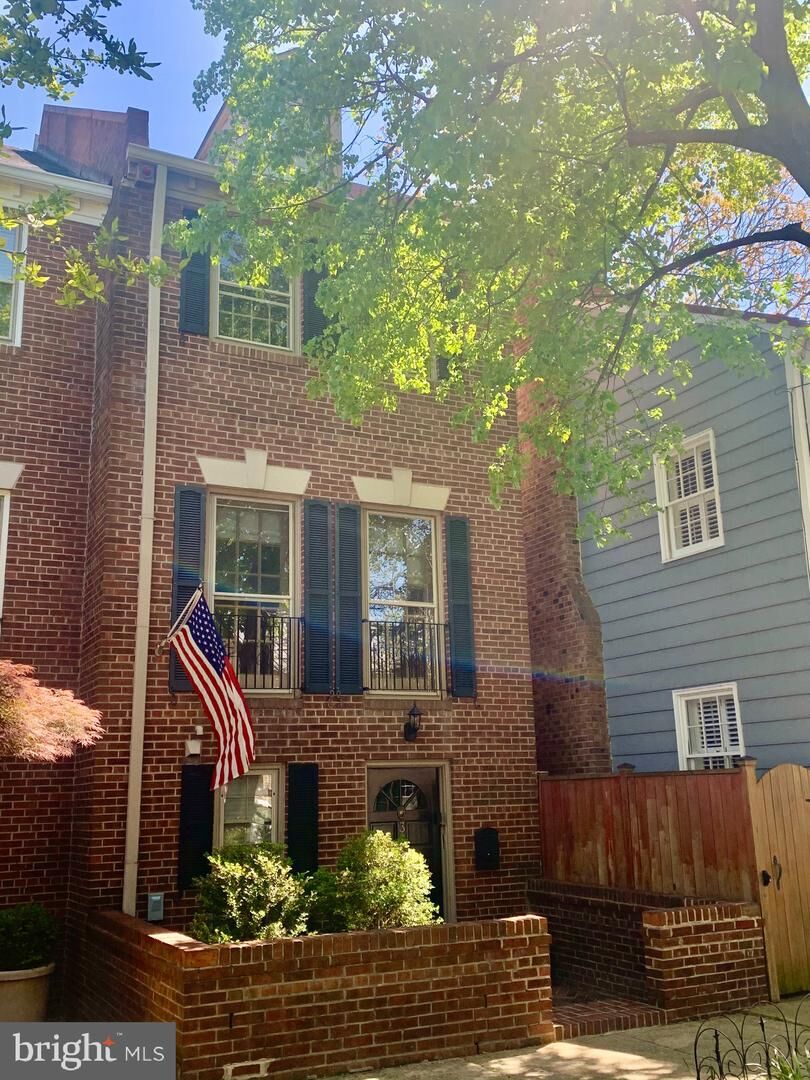 Property Photo:  311 N Pitt Street  VA 22314 