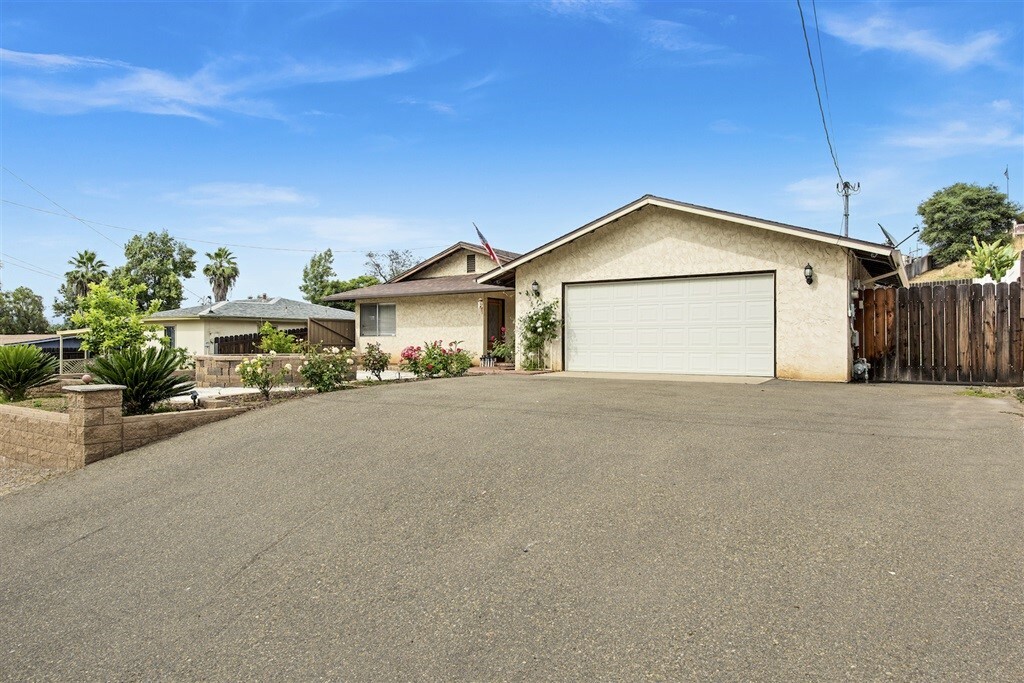 Property Photo:  9267 Single Oak Dr  CA 92040 