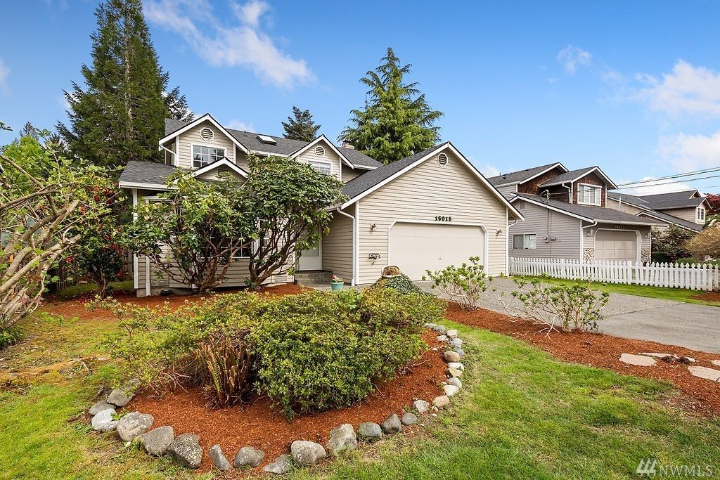 Property Photo:  16015 179th Ave SE  WA 98272 