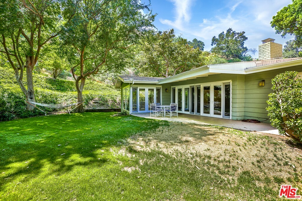 Property Photo:  9618 Arrowood Drive  CA 90210 