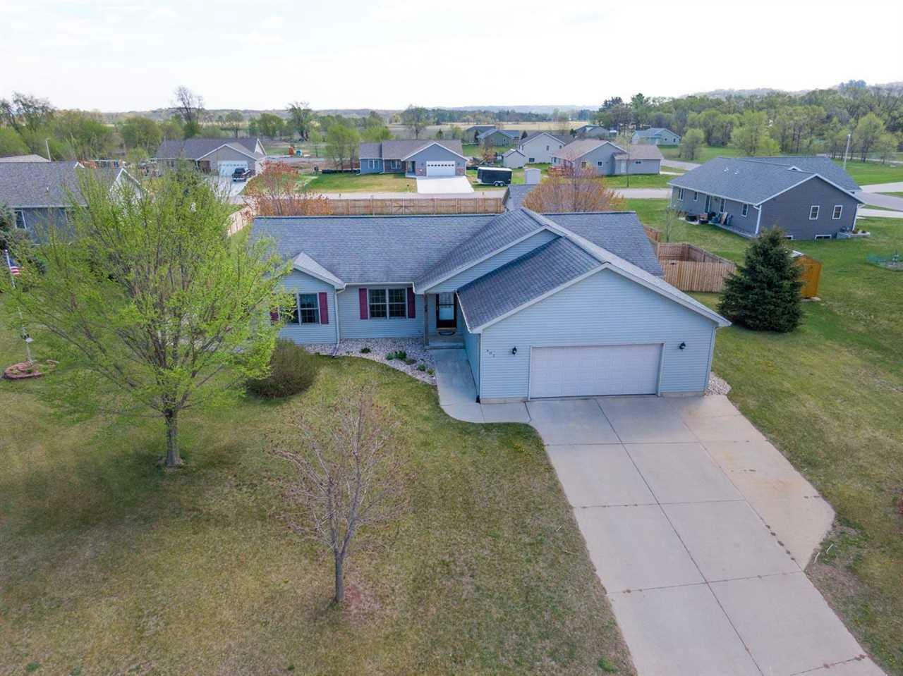 Property Photo:  402 Dalogasa Dr  WI 53503 