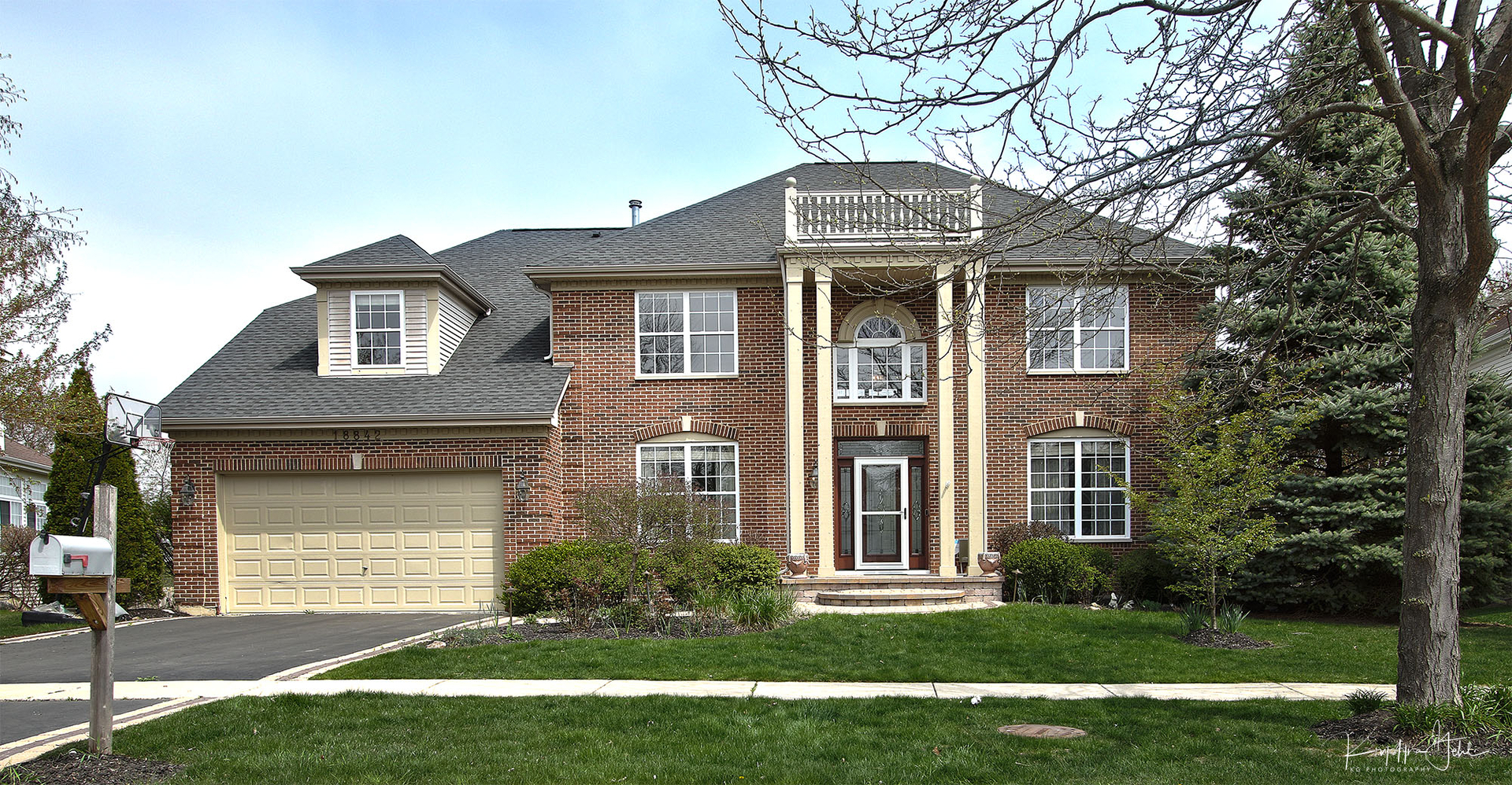 Property Photo: 18842 W North Woodale Trail IL 60046