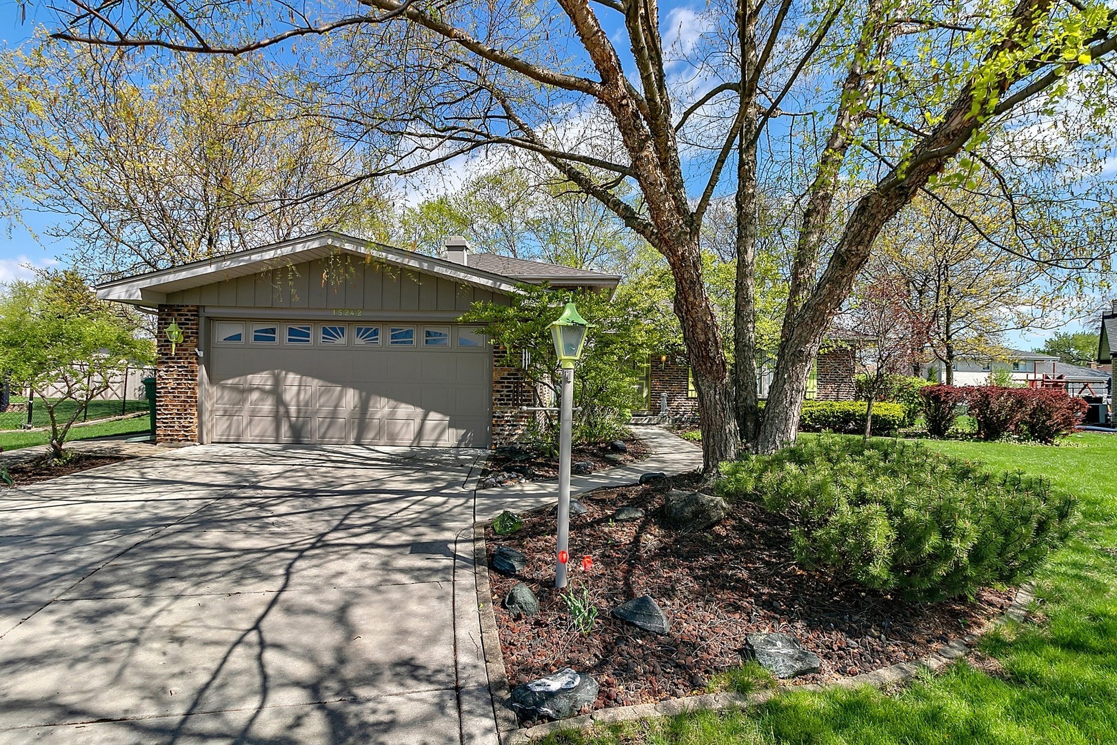 Property Photo:  15242 Lilac Court  IL 60462 