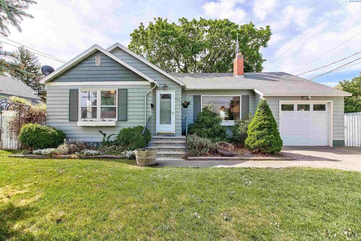 506 E 3rd St  Grandview WA 98930 photo