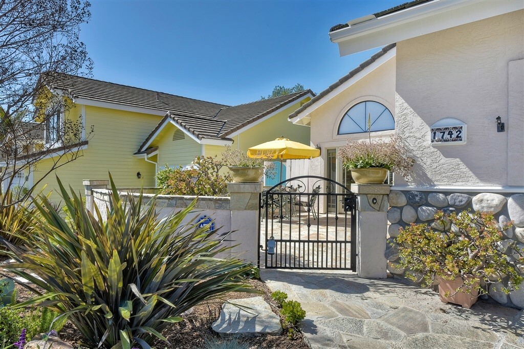 Property Photo:  1742 Swallowtail Rd  CA 92024 