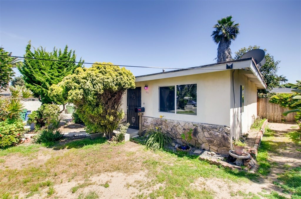 Property Photo:  371 Redwood Ave  CA 92008 