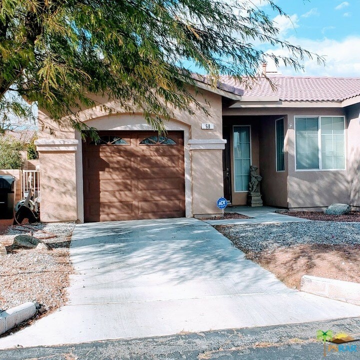 Property Photo:  65565 Acoma Avenue 68  CA 92240 