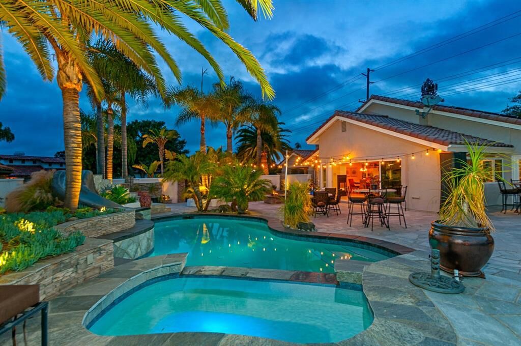 Property Photo: 283 Via Tierra CA 92024
