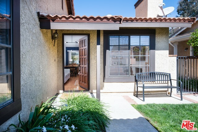 Property Photo:  23375 Calle Arino  CA 91355 