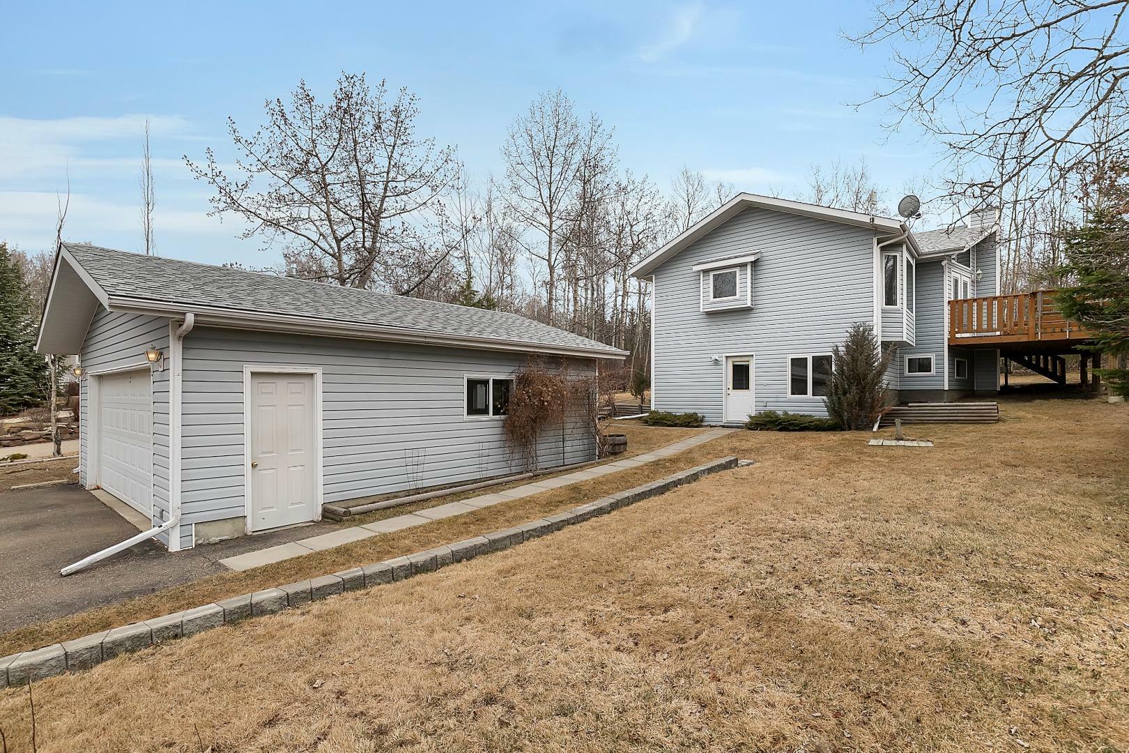 Property Photo: 1402 Aspen Close AB T4S 1R6