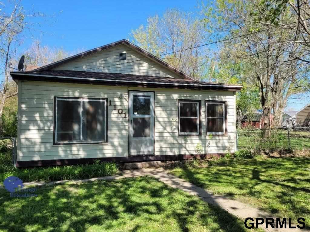 Property Photo:  1101 N Greenwood  NE 68467 