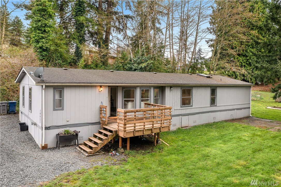 Property Photo:  10021 5th Place SE  WA 98258 