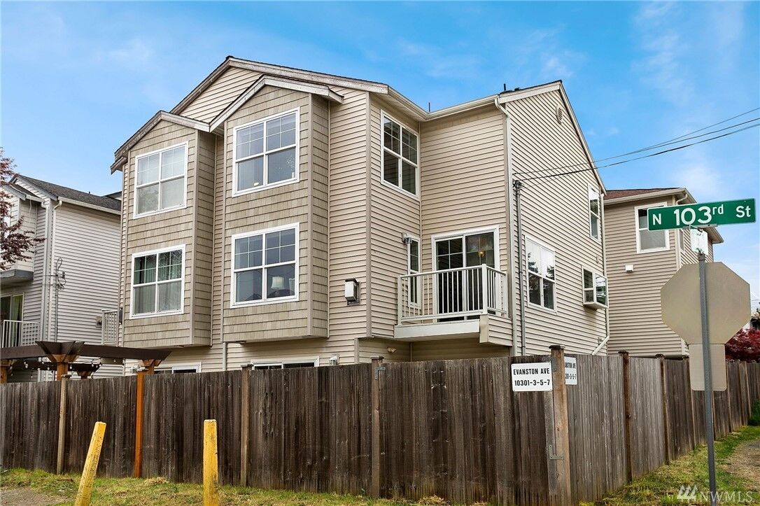 Property Photo:  10301 Evanston Ave N  WA 98133 