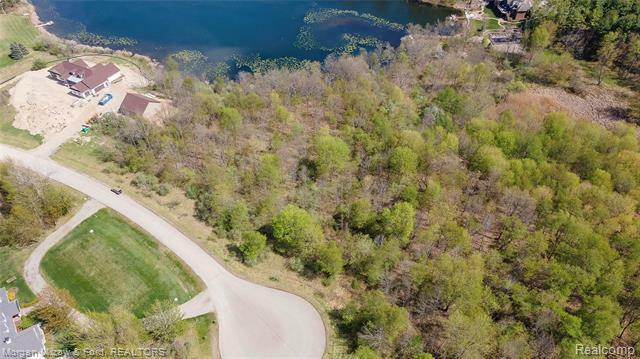 Property Photo:  5105 Twin Lakes Court  MI 48455 