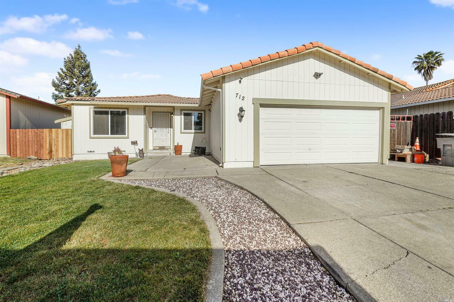 Property Photo: 712 Scottsdale Drive CA 95687