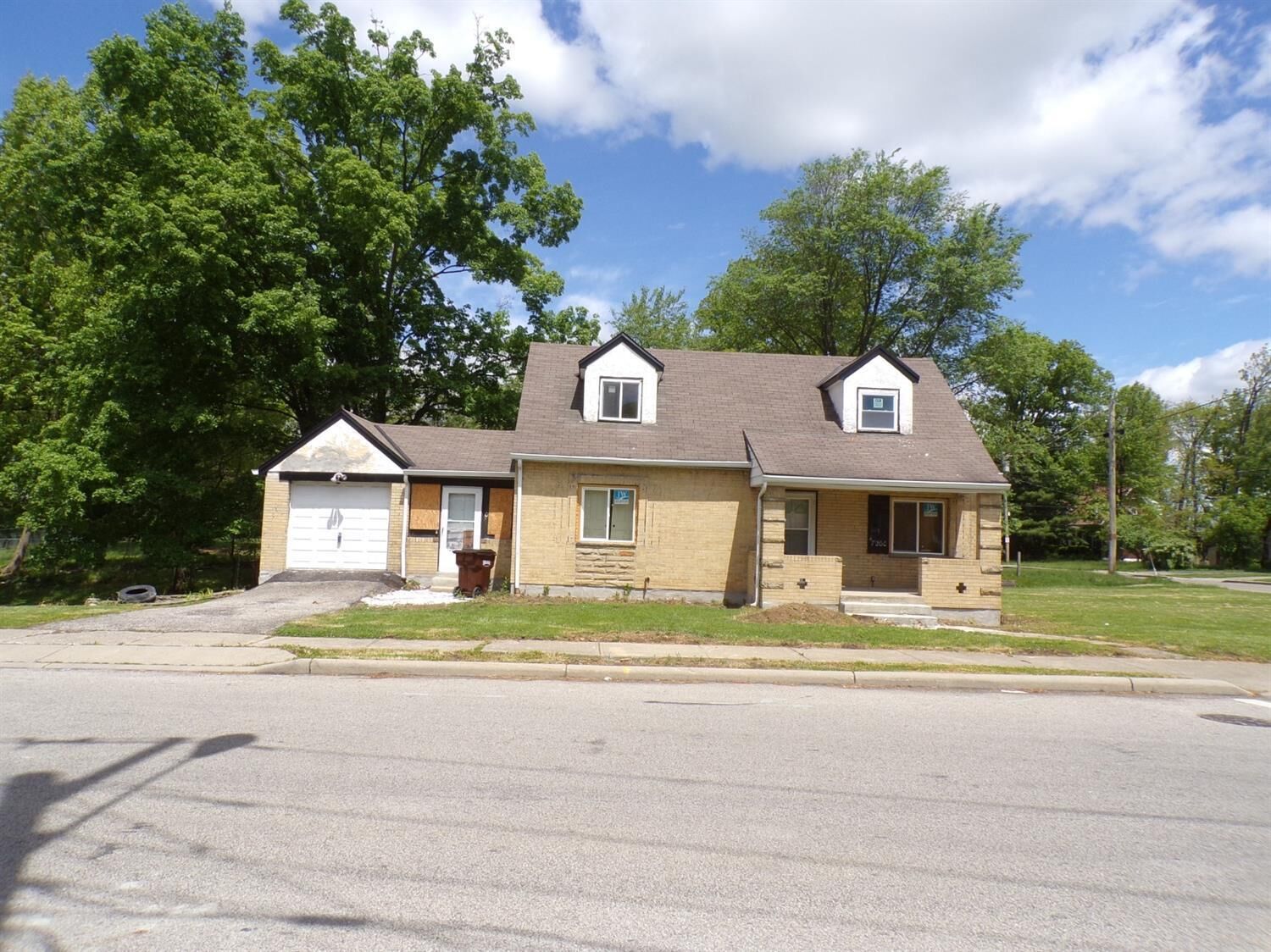 Property Photo: 7200 Bernard Ave OH 45231