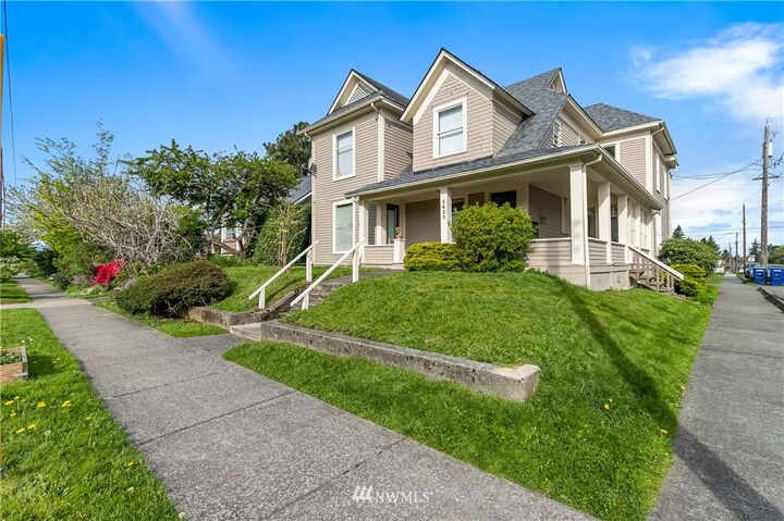 Property Photo:  2423 H Street  WA 98225 