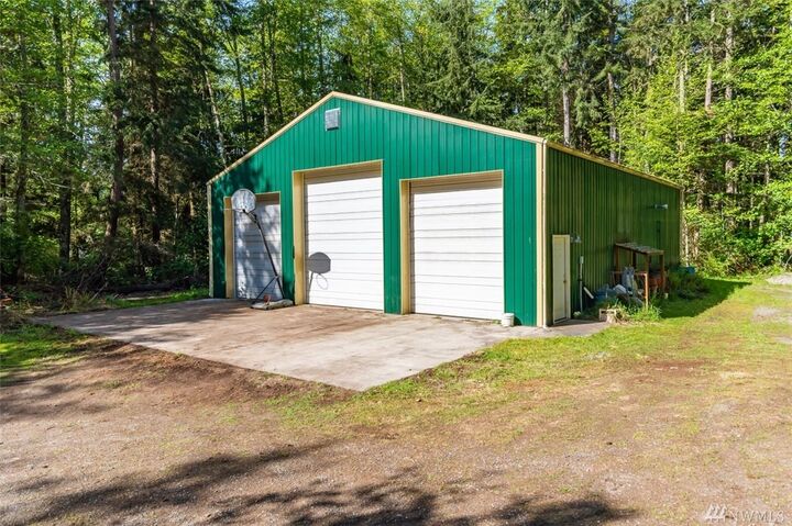 Property Photo: 2476 Busby Rd WA 98277