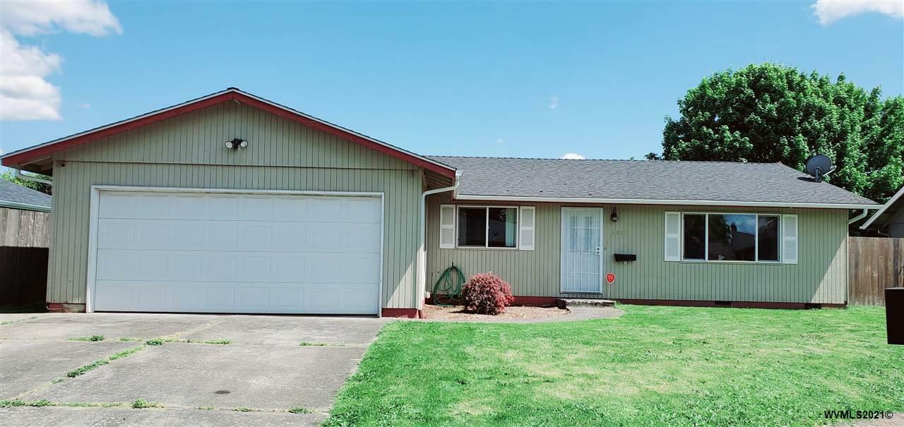 Property Photo: 3982 Herrin Ct NE OR 97305-2033