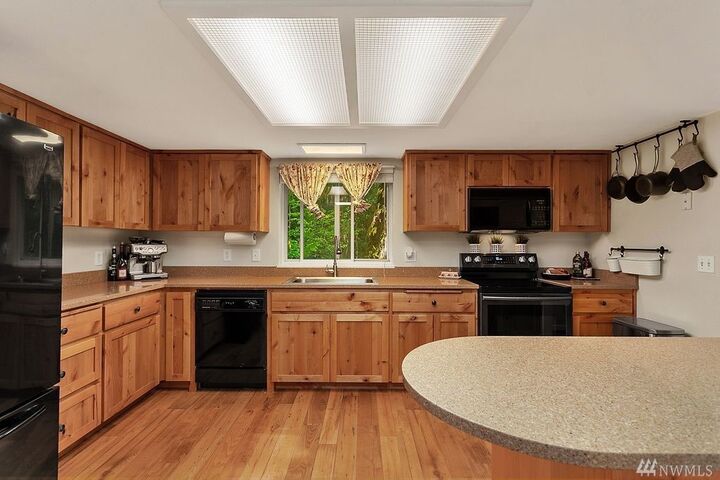 Property Photo: 2902 SW Dash Point Rd WA 98023