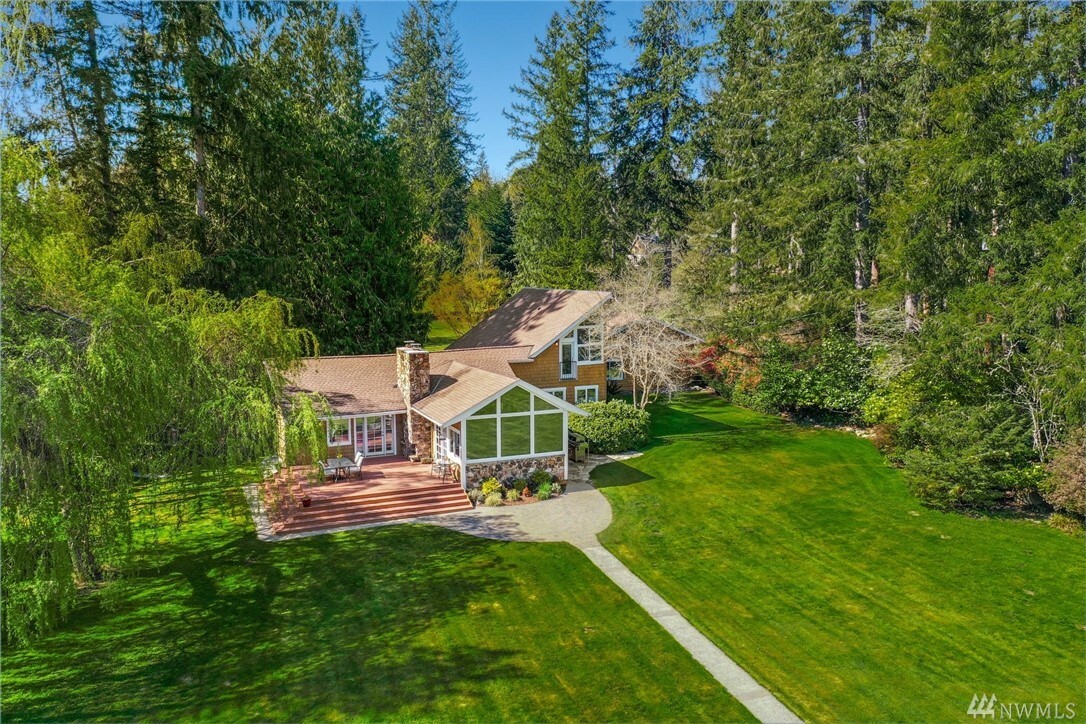 Property Photo:  11212 W Lake Joy Dr NE  WA 98014 