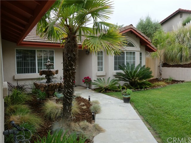 Property Photo:  1106 Windsong Way  CA 93446 