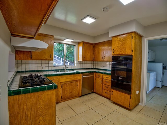 Property Photo:  116 Howell Heights Drive  CA 92025 